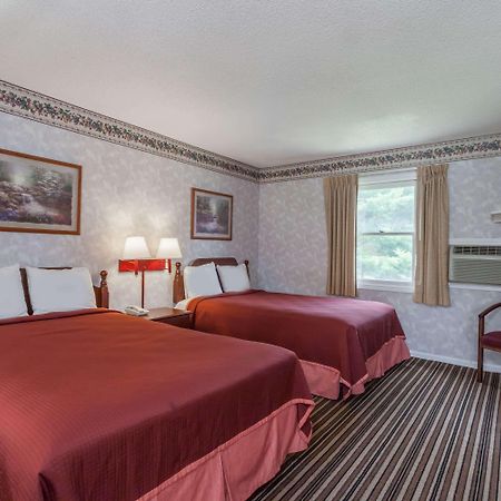 Travelodge By Wyndham Great Barrington Berkshires Extérieur photo