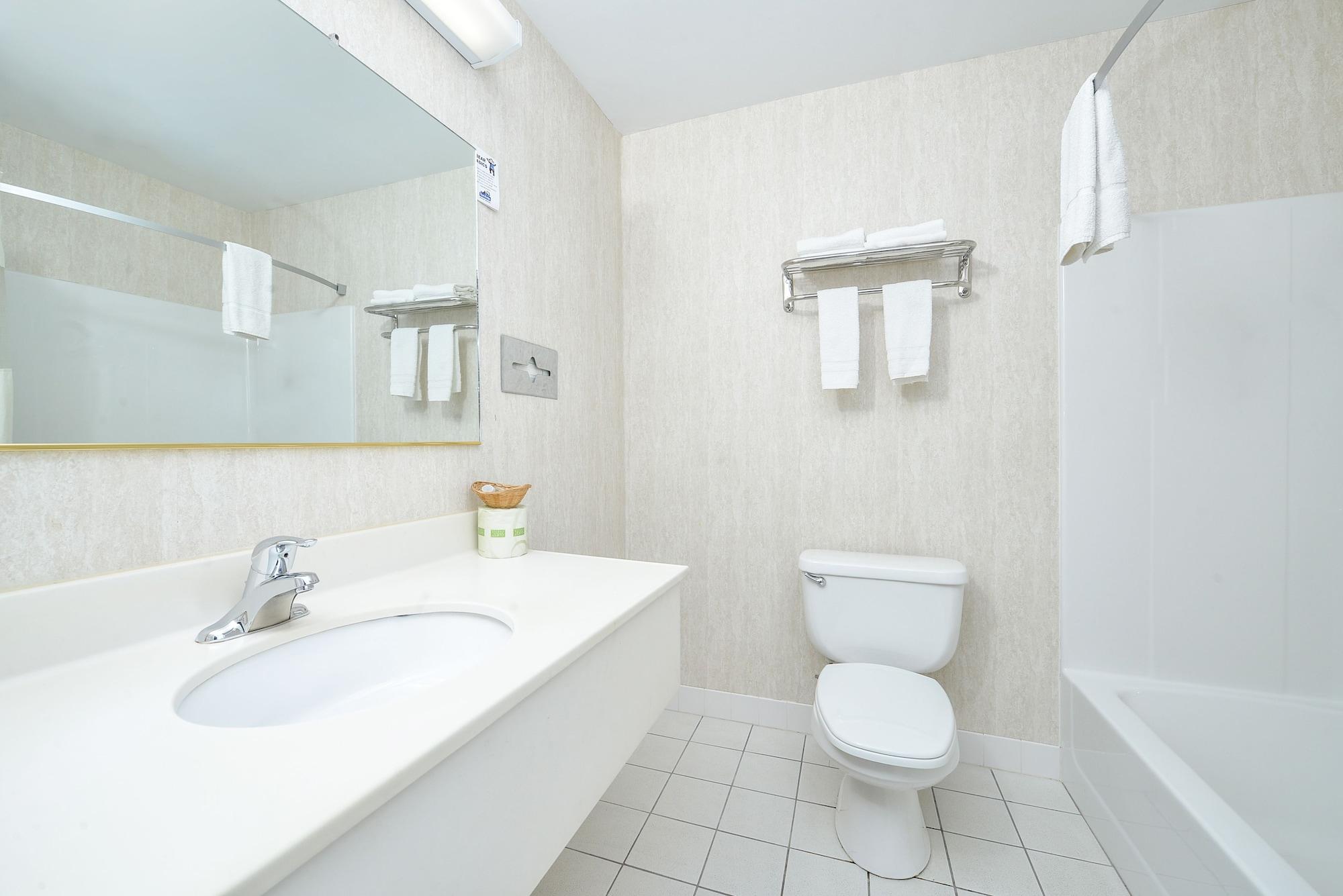 Travelodge By Wyndham Great Barrington Berkshires Extérieur photo