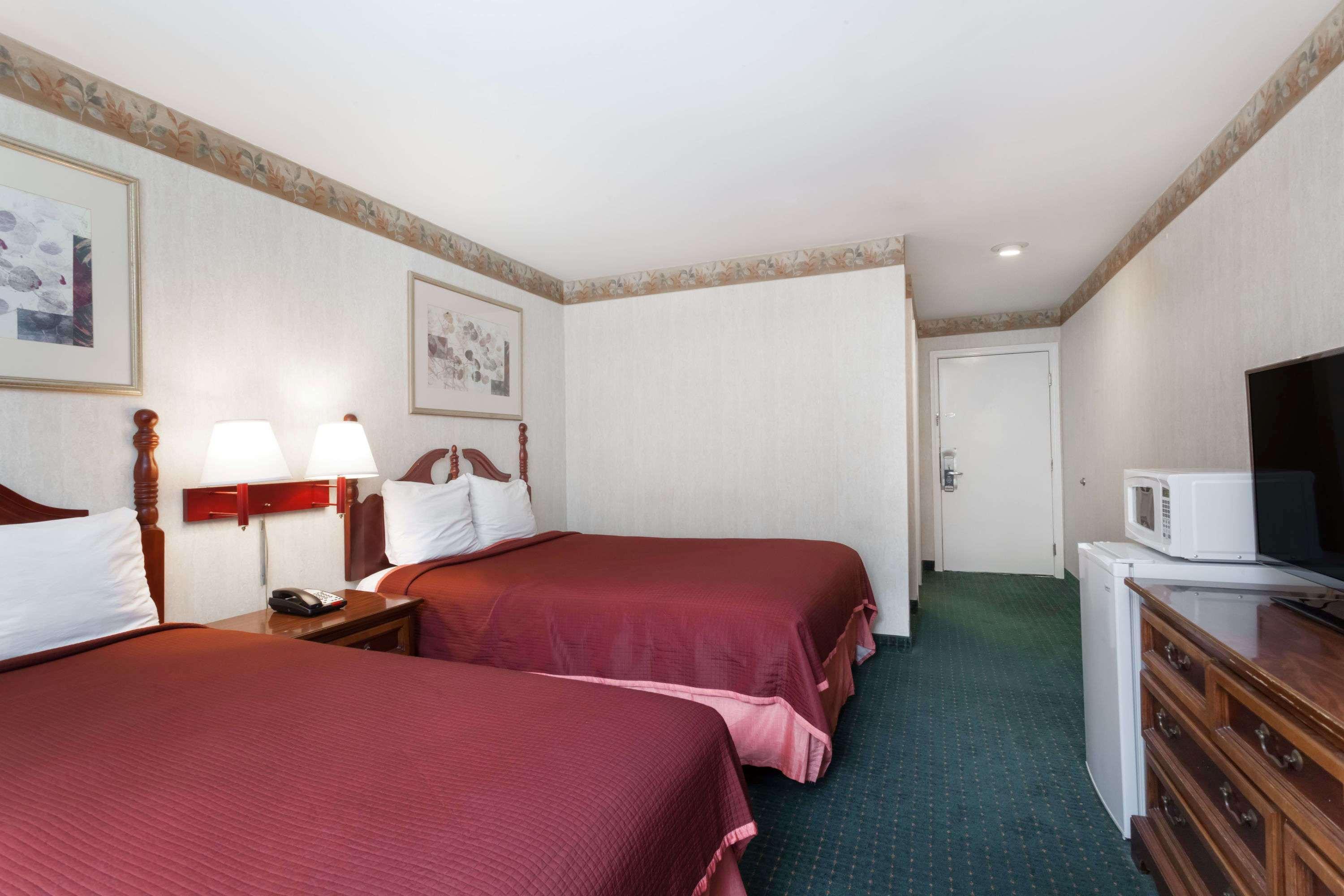 Travelodge By Wyndham Great Barrington Berkshires Extérieur photo
