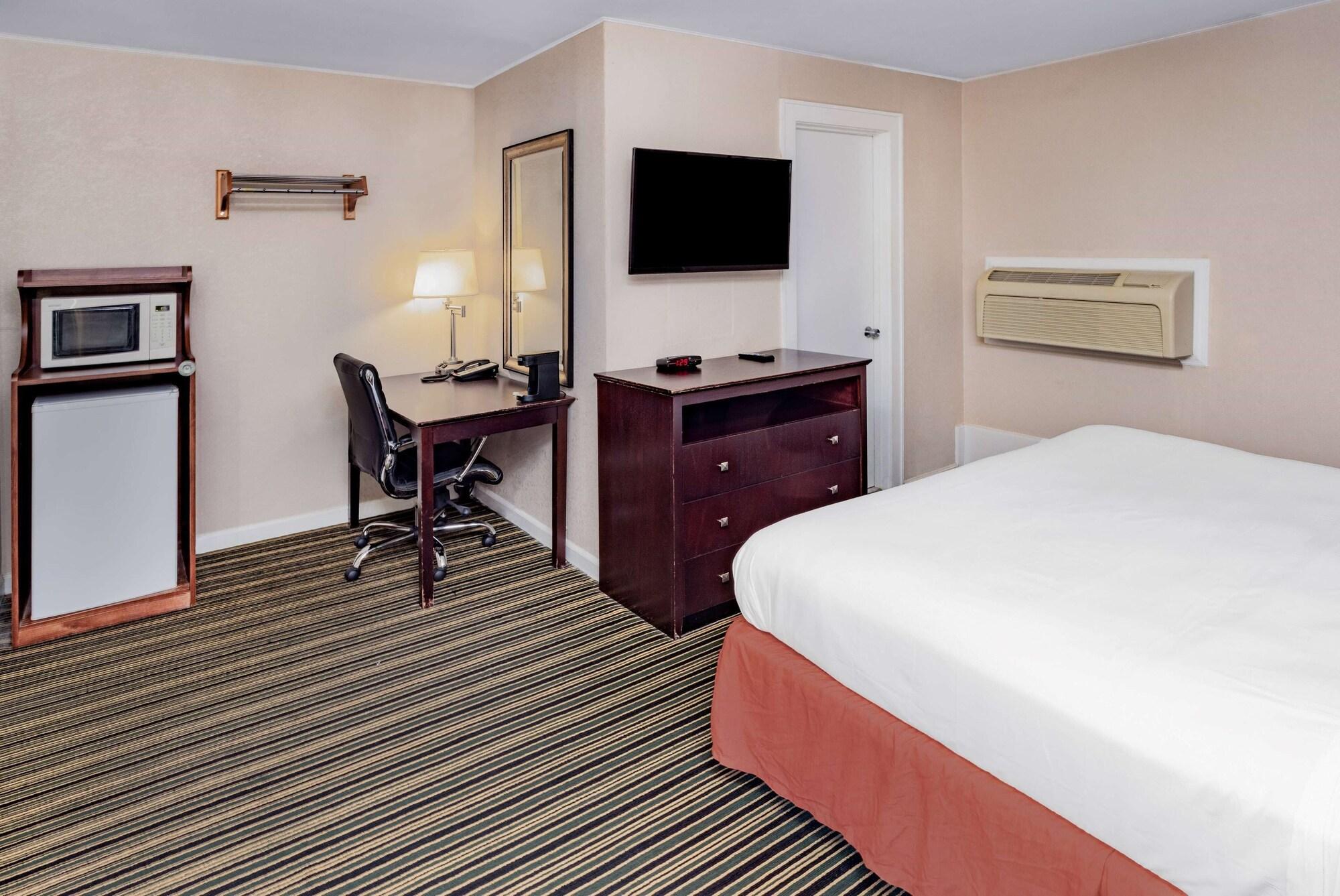 Travelodge By Wyndham Great Barrington Berkshires Extérieur photo
